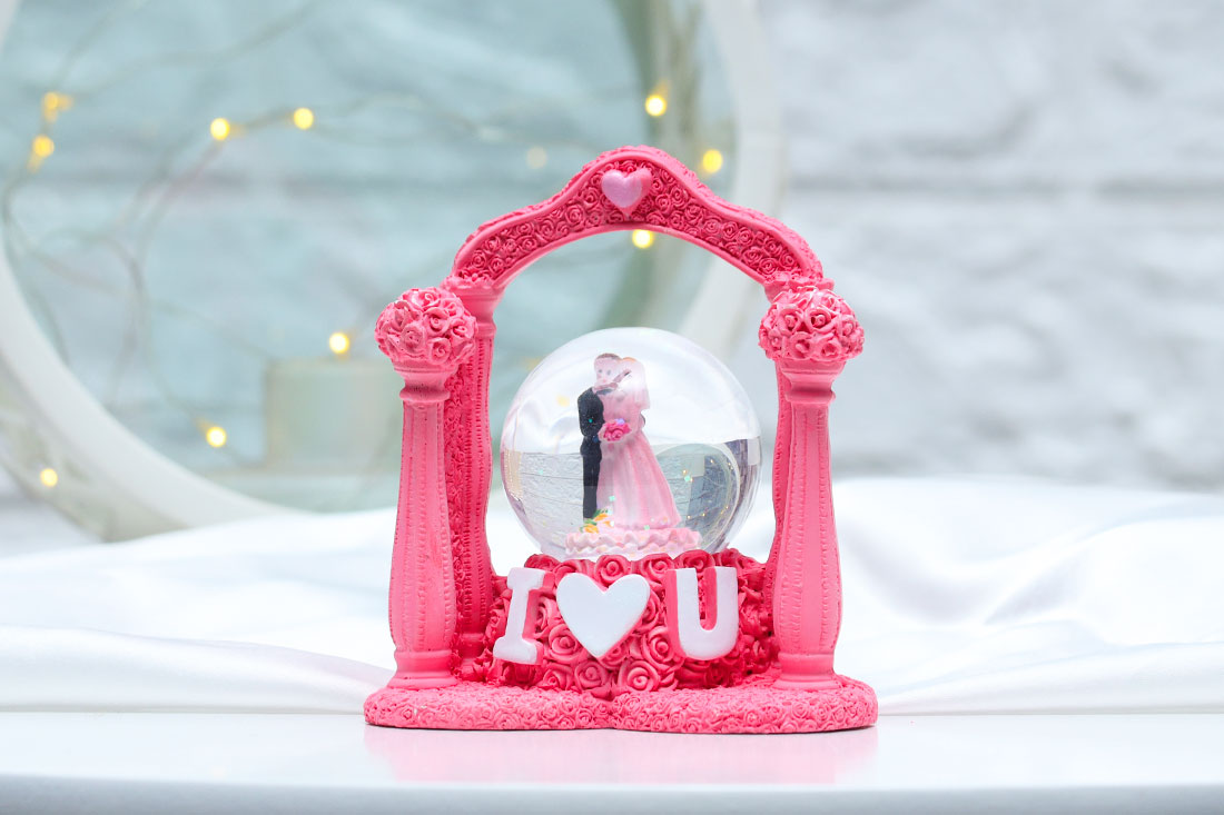 Elegant Happy Marriage Decorative Showpiece