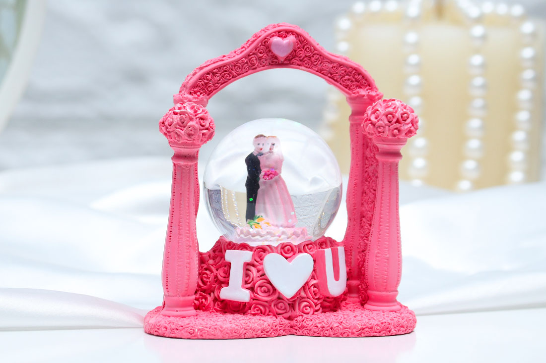 Elegant Happy Marriage Decorative Showpiece