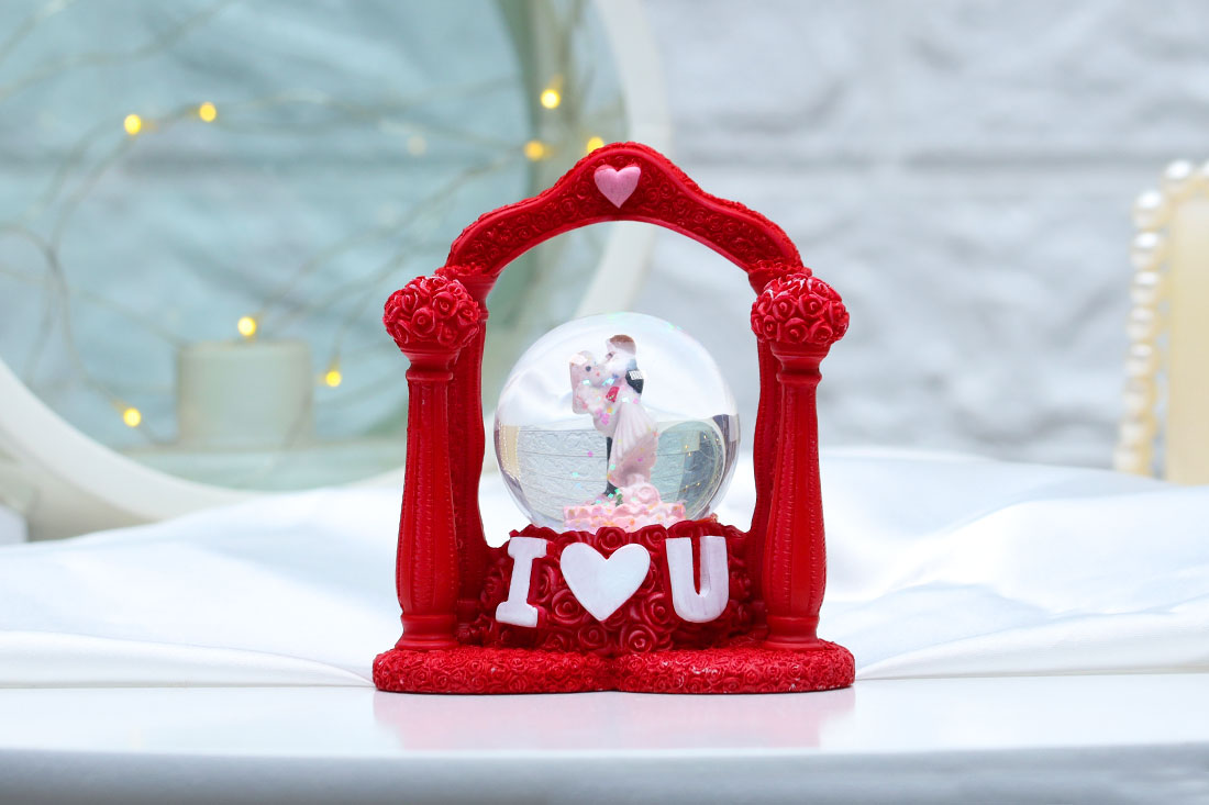 Elegant Happy Marriage Decorative Showpiece