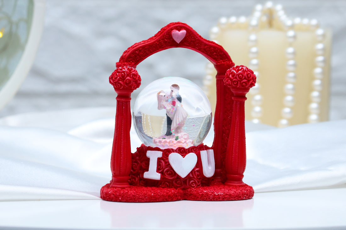 Elegant Happy Marriage Decorative Showpiece