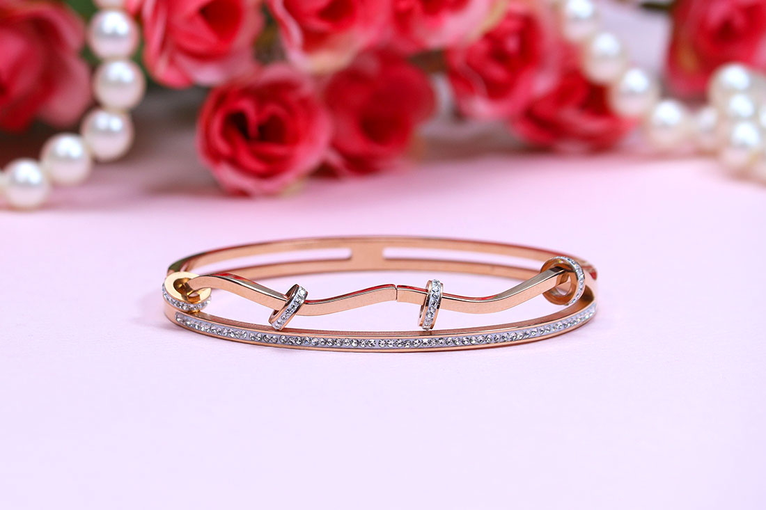 Latest Contemporary Rose Gold Plated Bracelet