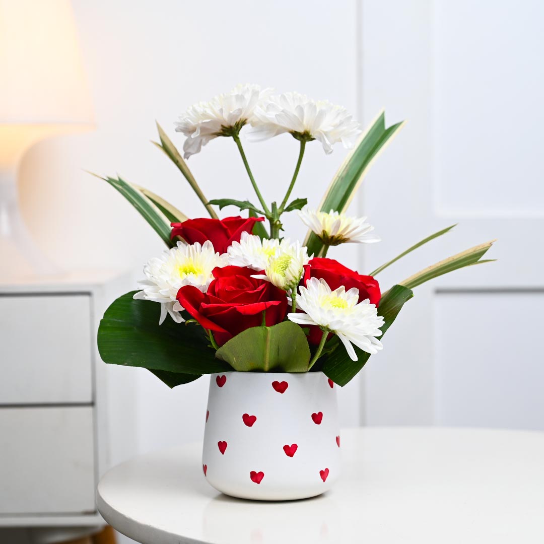 Beautiful Flowers In Hearts Printed Vase