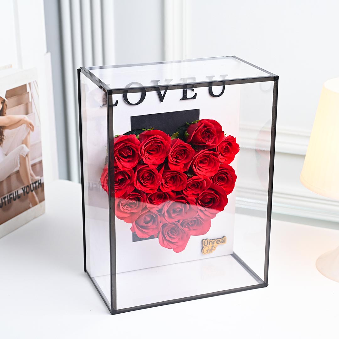 Box Of Heart In Red Roses