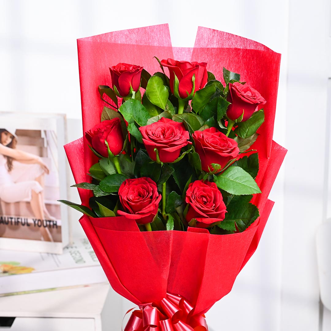 Charming Red Roses Bouquet