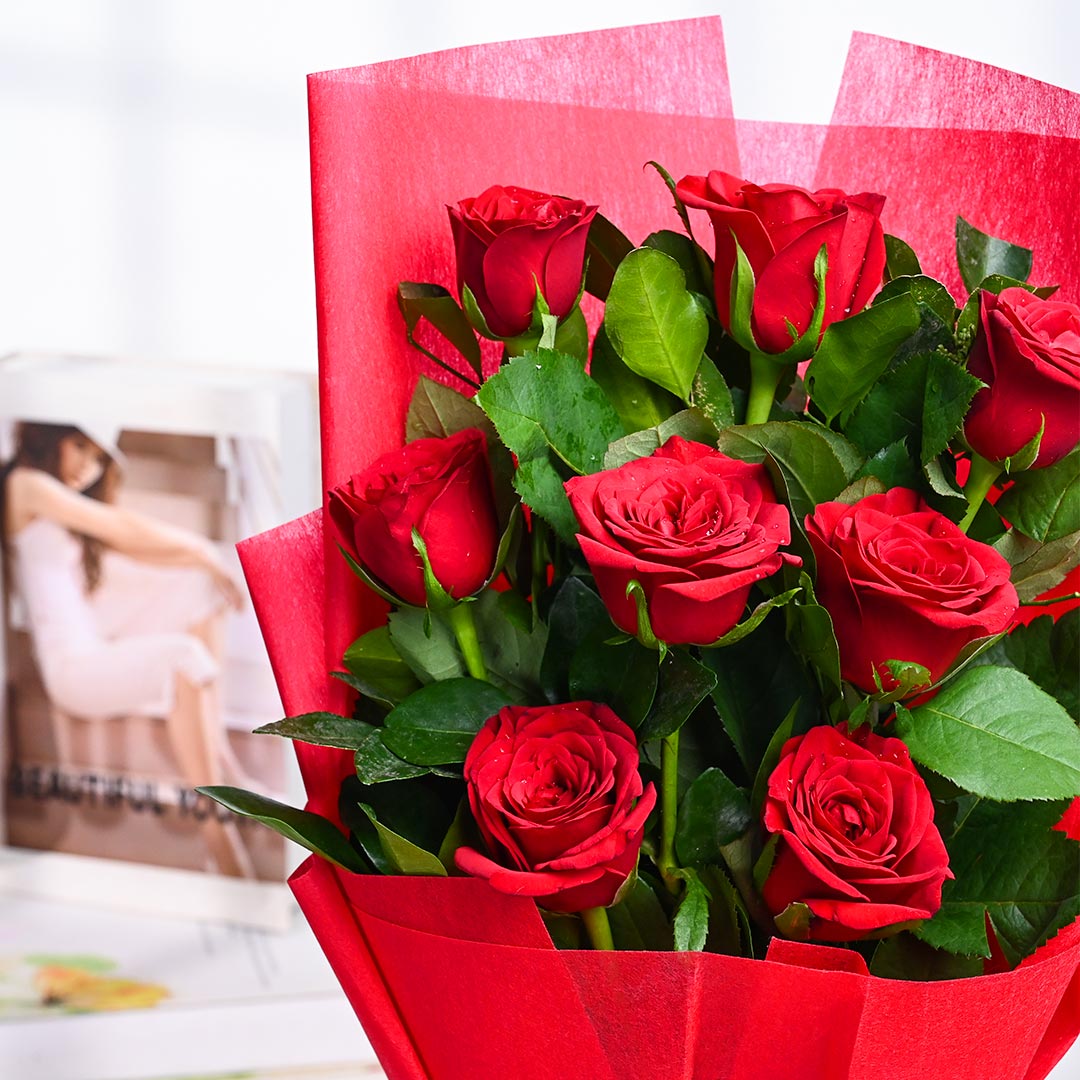 Charming Red Roses Bouquet