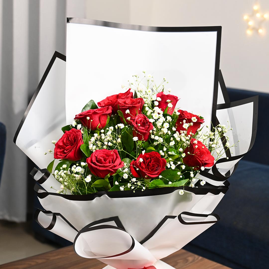 Delicate Ravishing Red Roses Bouquet