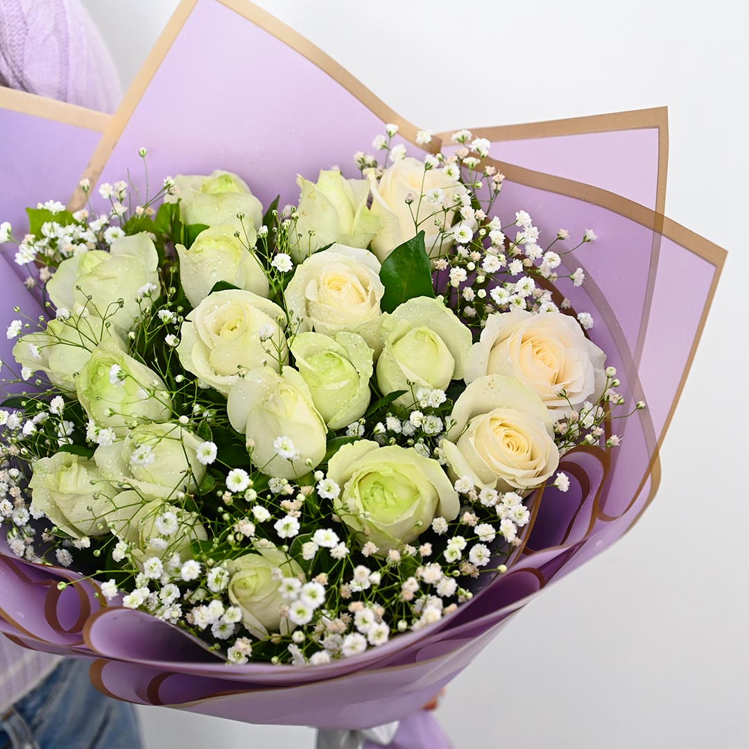 Elegant White Rose Bouquet