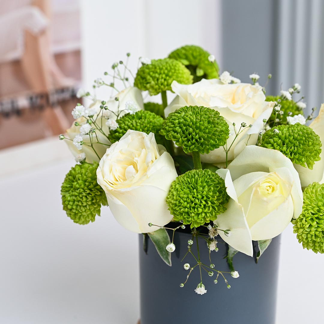 Bright Beauty White Roses