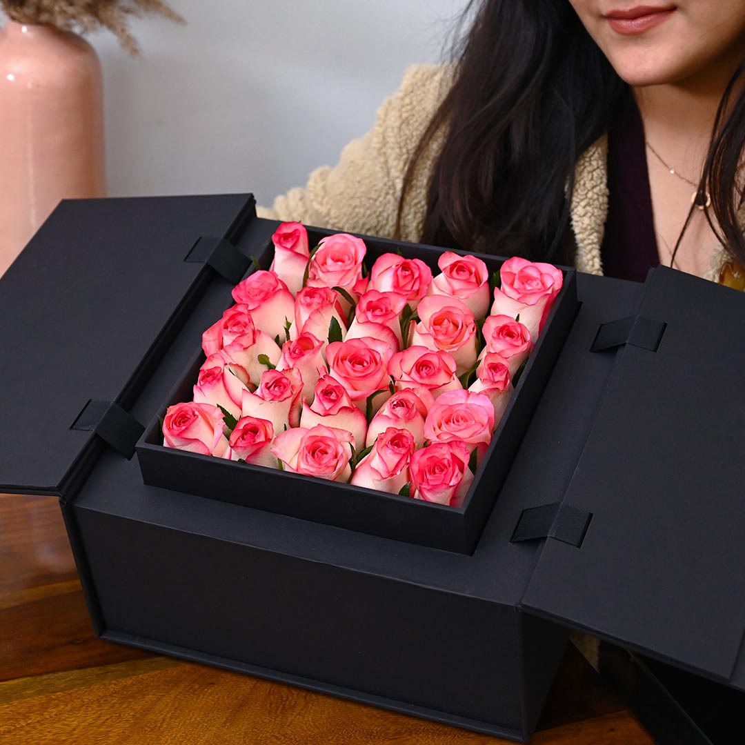 Pink Roses In Premium Liftup Box