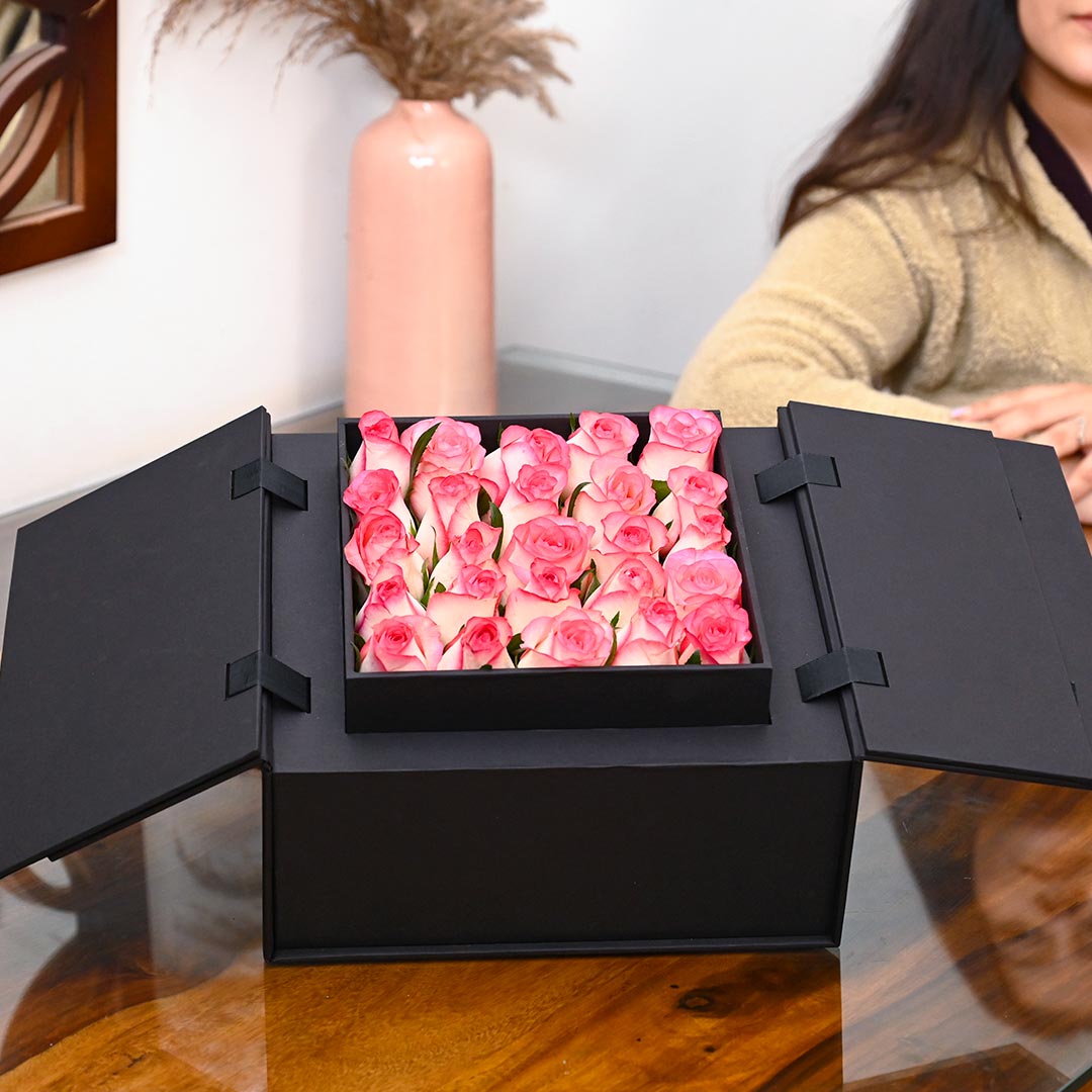 Pink Roses In Premium Liftup Box