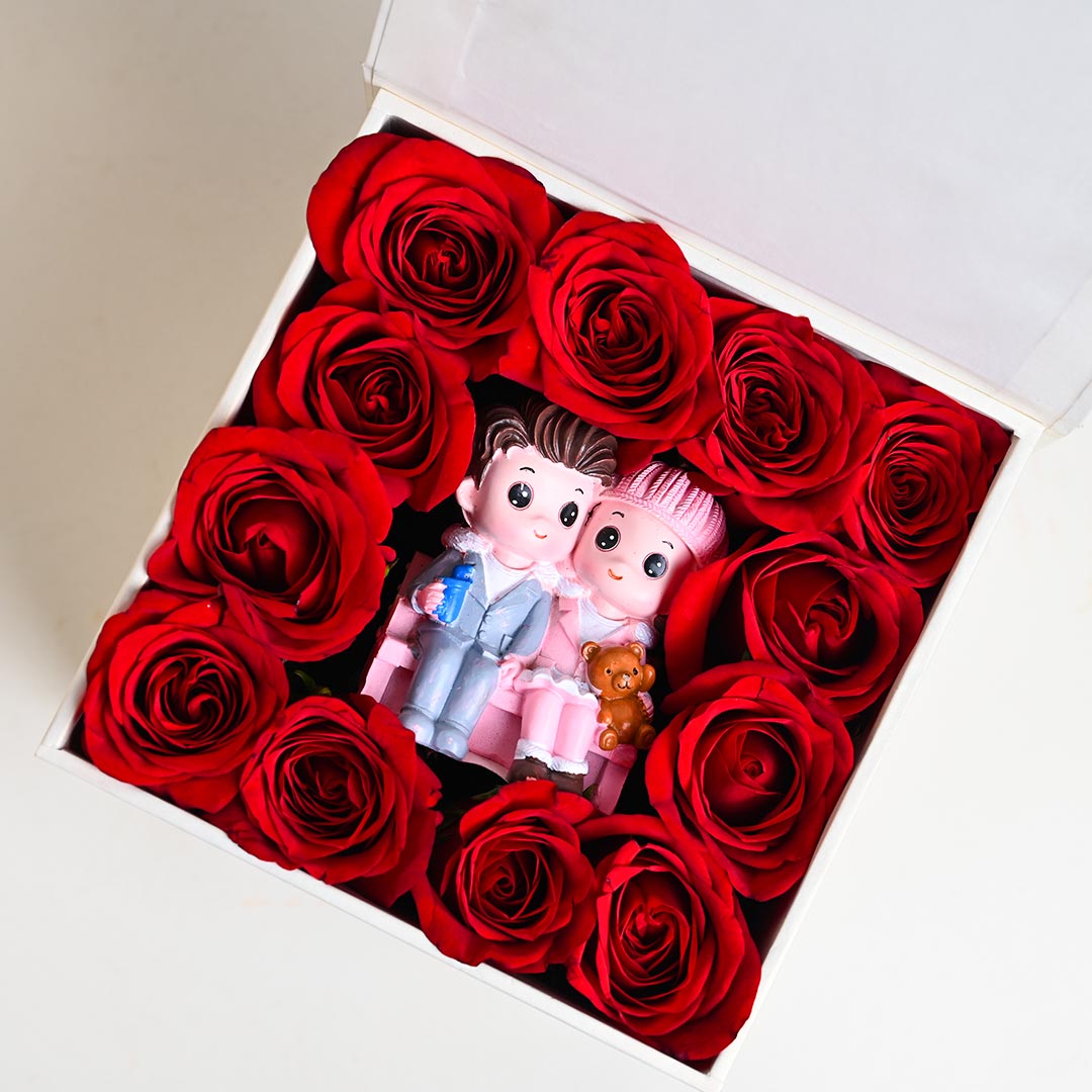 Roses N Couple in Box