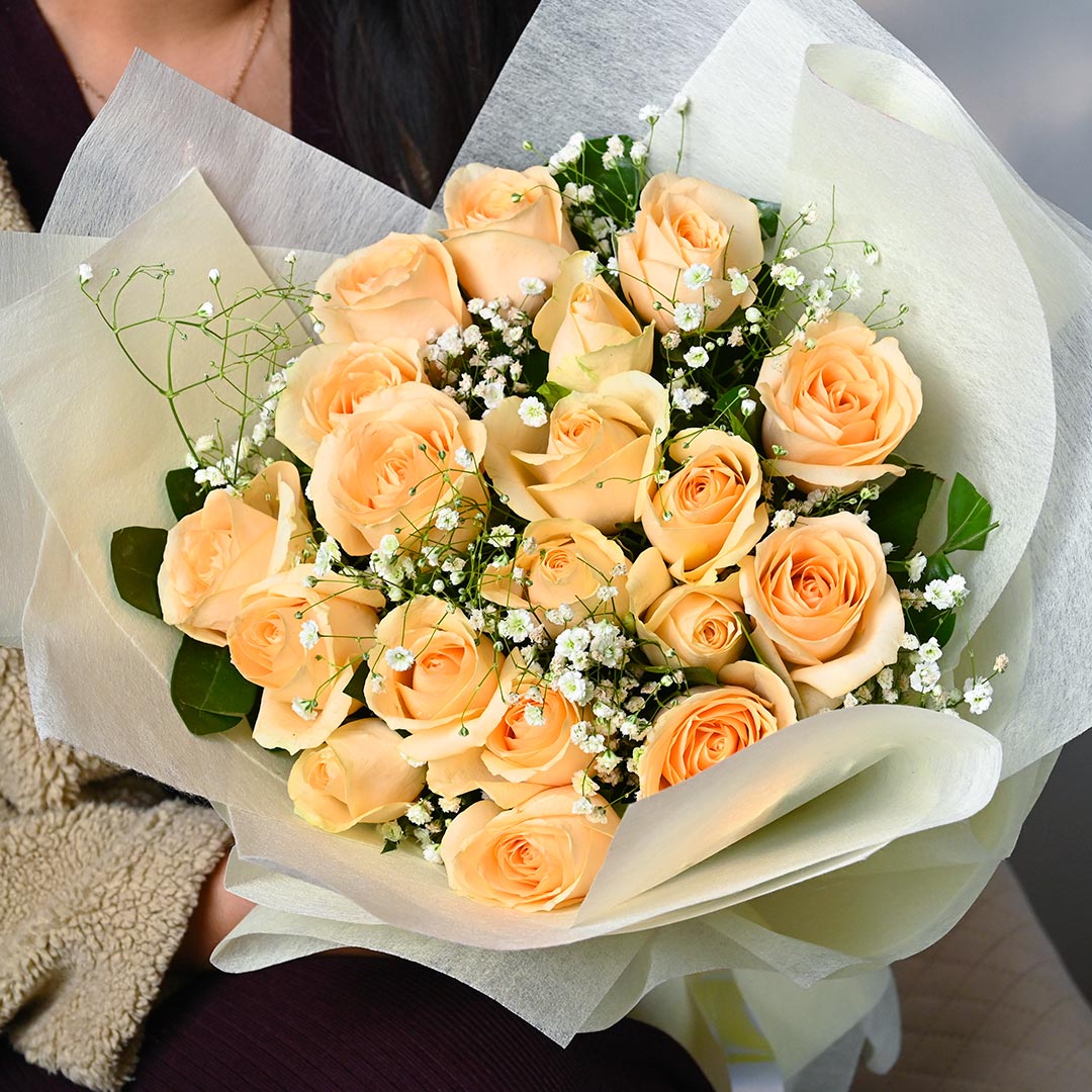 Warm Peach Colored Rose Bouquet